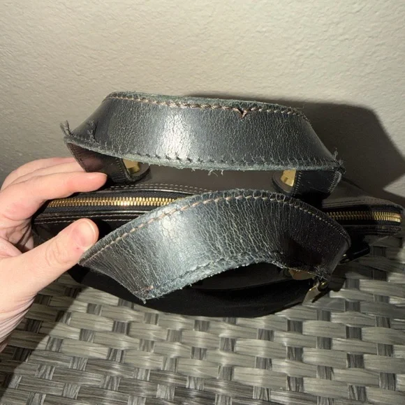 Dooney & Bourke Vintage Black Leather Satchel - Picture 9 of 16